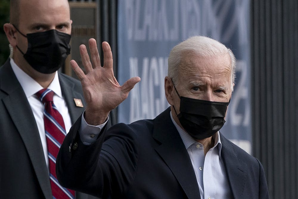 president-joe-biden-wearing-covid-mask